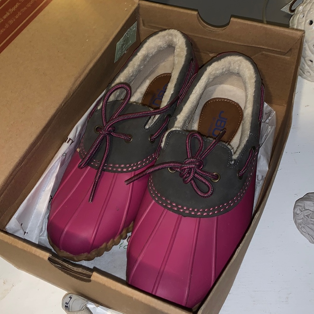 Brand new with box JBU berry short lace duck boots